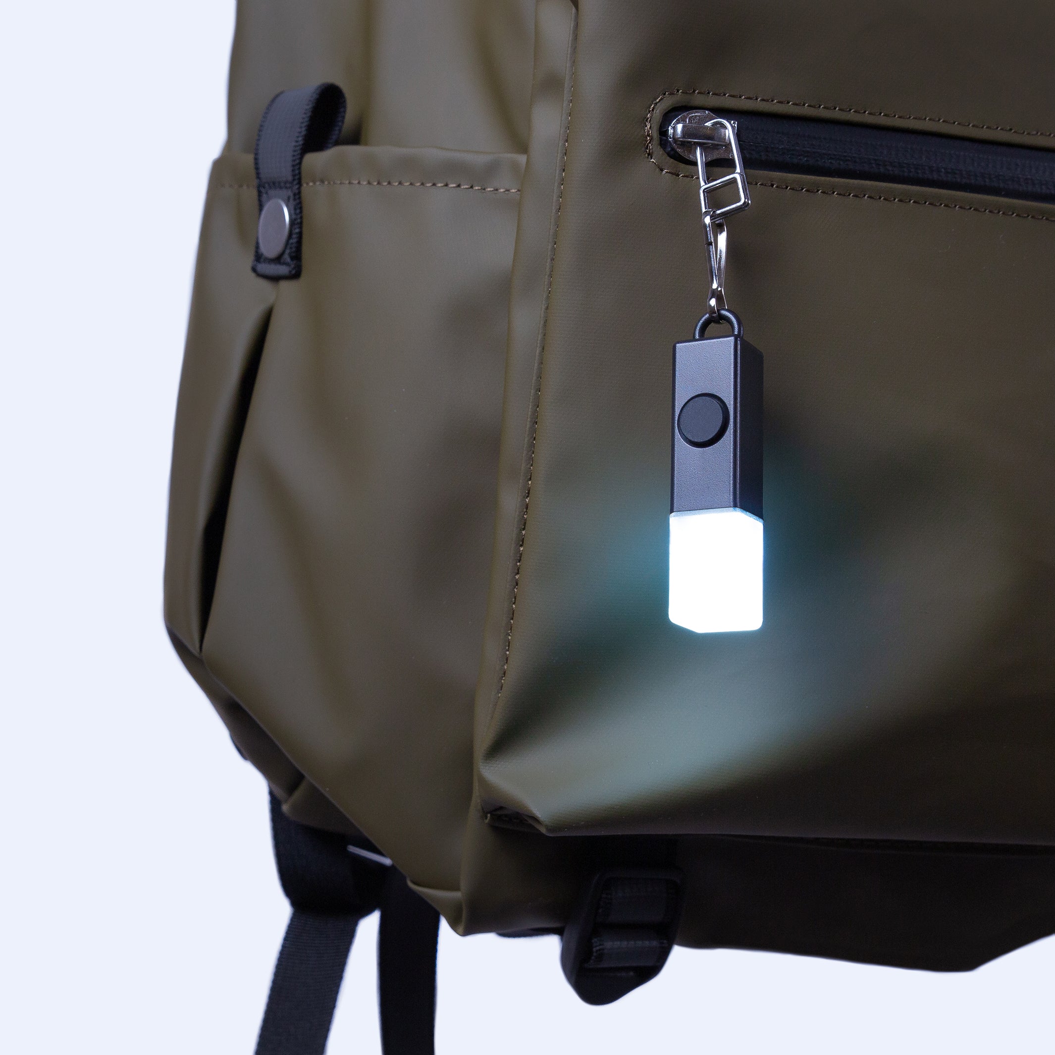 Lightstick attached to zipper