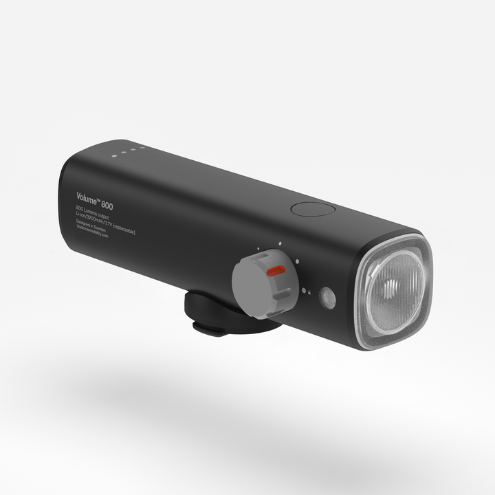 Volume 800 commuter bicycle headlight in black